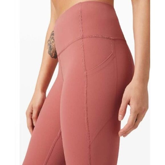 Lululemon Pace Rival High-Rise Crop 22" in Cherry Tint Sz. 6 - Picture 3 of 7